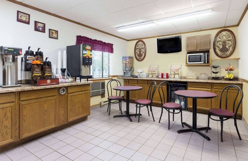 Antigo Hotel | Super 8 by Wyndham Antigo