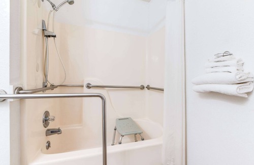 Burlington Hotel | Super 8 by Wyndham Burlington