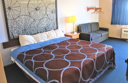 Burlington Hotel | Super 8 by Wyndham Burlington