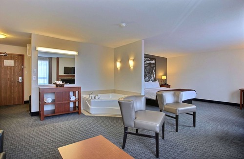 Mauricie Hotel | Super 8 by Wyndham Trois-Rivieres