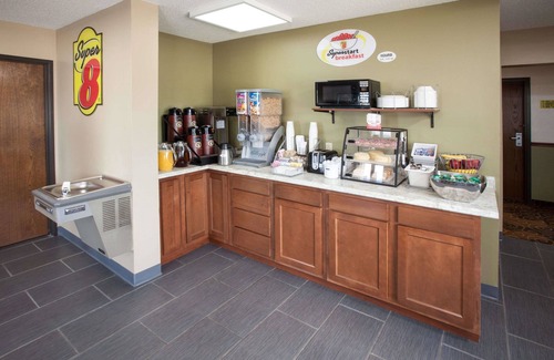 Dwight Hotel | Super 8 by Wyndham Dwight