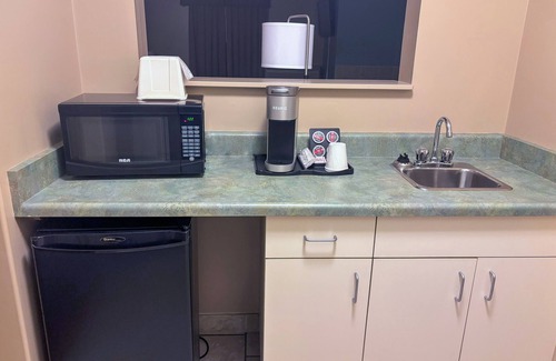 Southside Hotel | Super 8 by Wyndham Edmonton South