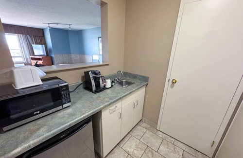 Southside Hotel | Super 8 by Wyndham Edmonton South