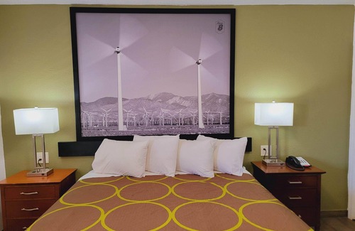 El Centro Hotel | Super 8 By Wyndham El Centro North