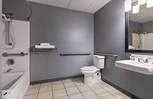 Mercer Hotel | Super 8 by Wyndham Grove City