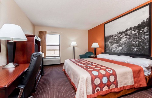 Harrisburg Hotel | Super 8 by Wyndham Harrisburg