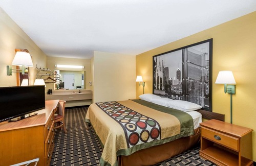Southport Hotel | Super 8 by Wyndham Indianapolis/Southport Rd