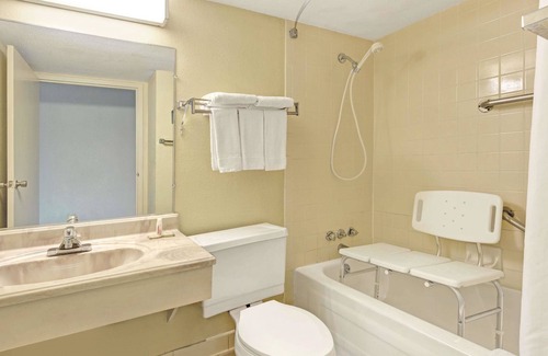 Indianapolis Hotel | Super 8 by Wyndham Indianapolis South