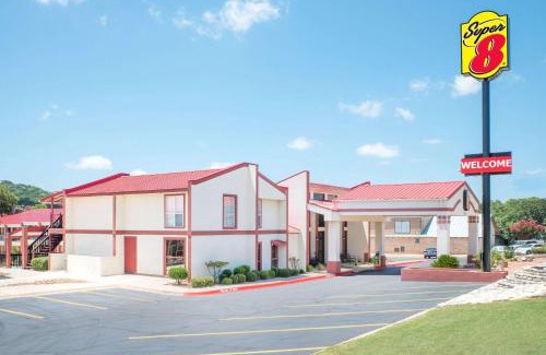Kerrville Hotel | Super 8 by Wyndham Kerrville TX