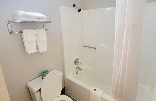 Marion Hotel | Super 8 by Wyndham Marion NC