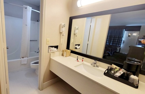 Marion Hotel | Super 8 by Wyndham Marion NC