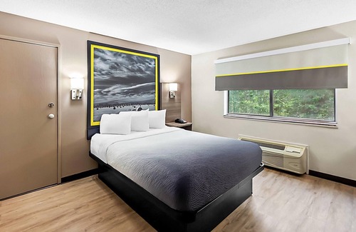 Marston Hotel | Super 8 By Wyndham Marston