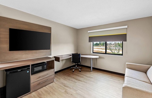 Marston Hotel | Super 8 By Wyndham Marston