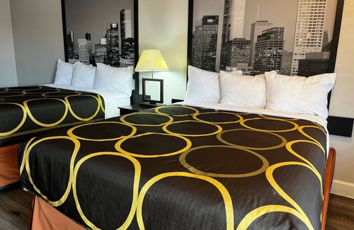 Mont Belvieu Hotel | Super 8 by Wyndham Mont Belvieu/Baytown East