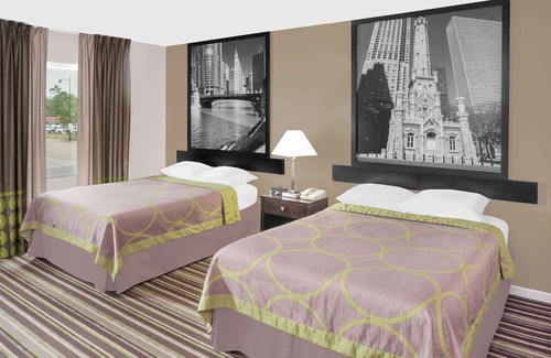 Morton Grove Hotel | Super 8 by Wyndham Morton Grove/Chicago