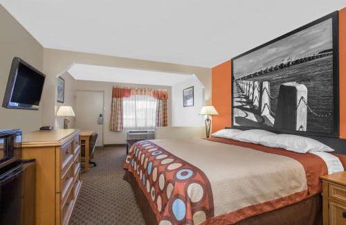 Mossy Oaks Hotel | Super 8 by Wyndham Port Royal/Beaufort