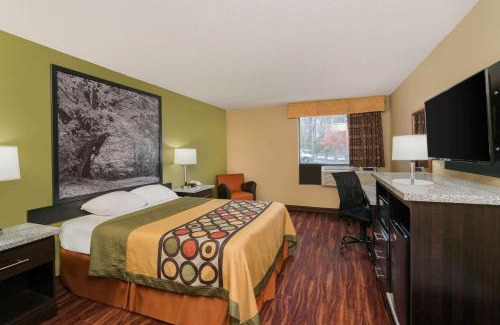 Northeast Raleigh Hotel | Super 8 by Wyndham Raleigh North East