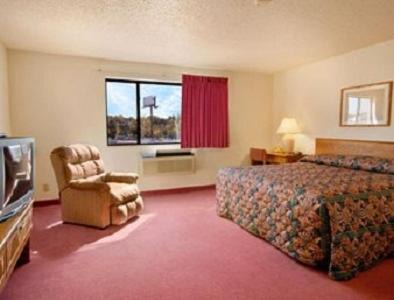 Warrenton Hotel | Super 8 by Wyndham Warrenton