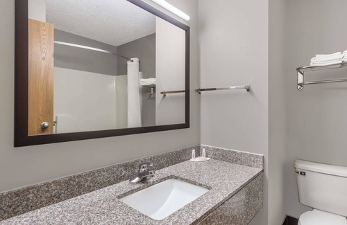 West Plains Hotel | Super 8 by Wyndham West Plains