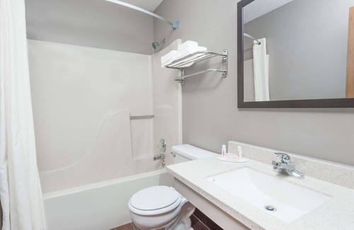 West Plains Hotel | Super 8 by Wyndham West Plains