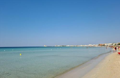 Torre Lapillo Apartamento | "SUPER" a Torre Lapillo a 30 dal centro a 80 mt dalla spiaggia Casa Dario, disponibile NAVETTA per l'aereoporto GRATUITA