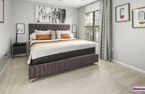 Countryside Casa | Super-Stylish 4BR Townhome in No VA. Fast WiFi, Roku TV, Fenced Backyard, 24.