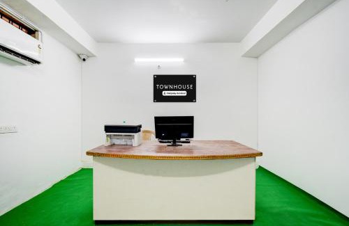 Hyderabad Hotel | Super Townhouse LB Nagar Metro Station