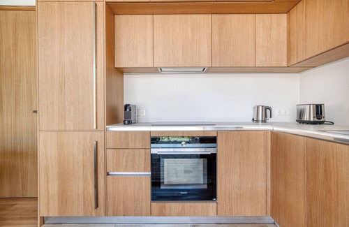 Ciudad Jardin Apartamento | Superb Ciudad Jardín 1BR w/ Gym & Pool, nr park, by Blueground