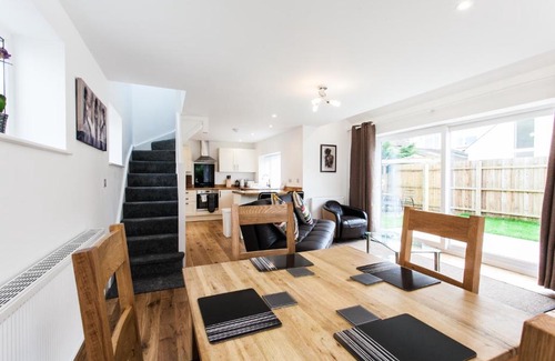 Llandaff Apartamento | Superb Detached Coach House in Peaceful Location!