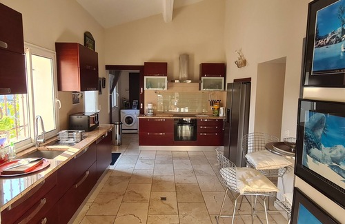 Le Beausset Villa | Espléndida villa contemporánea con todas las comodidades en paz con piscina climatizada