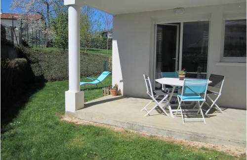 Cambo-les-Bains Apartamento | SUPERBE APPART AVEC JARDIN ET PISCINE