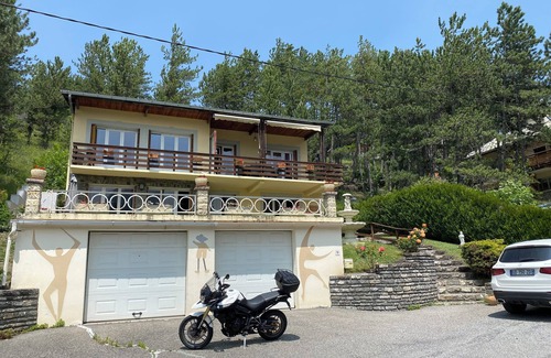 Barcelonnette Apartamento | Superbe Appartement en rez de Chaussée de Villa Plein sud