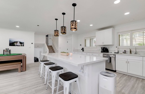 San Carlos Casa | SuperHost, Arcade Room, Movie Room, Fire Pit, near SDSU, 4 bedrooms, sleeps 12