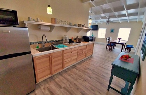 Cockburn Town Hotel | FLIRTY FLAMINGOS - Huge, airy 2 bedrooms 2 bathrooms - Grand Turk Island!