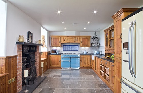 Penrhyndeudraeth Casa | Superior 5-bed conversion close to Portmeirion in Snowdonia