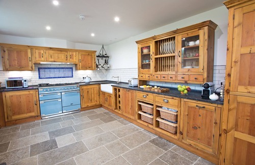 Penrhyndeudraeth Casa | Superior 5-bed conversion close to Portmeirion in Snowdonia
