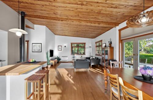 Upper Moutere Casa | Supplejack Gardens