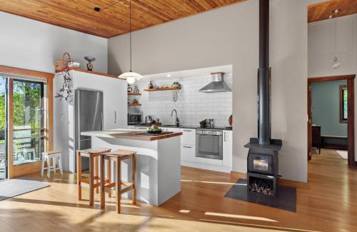 Upper Moutere Casa | Supplejack Gardens