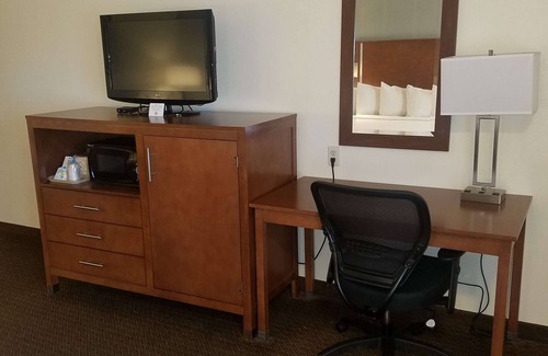 Hollister Hotel | SureStay Hotel by Best Western Hollister