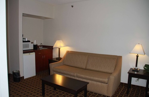 Coralville Hotel | SureStay Plus Hotel by Best Western Coralville Iowa City