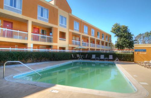 Durham Hotel | SureStay Plus Hotel by Best Western Durham Medical Center