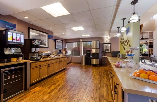 Tempe Hotel | SureStay Plus Hotel by Best Western Tempe University