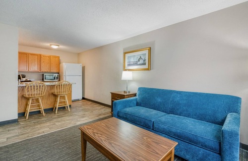 Elizabethtown Hotel | SureStay Plus Hotel by Best Western Elizabethtown Hershey