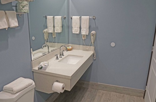 Huntington Beach Hotel | Surf City Inn - Near Seal Beach Pier