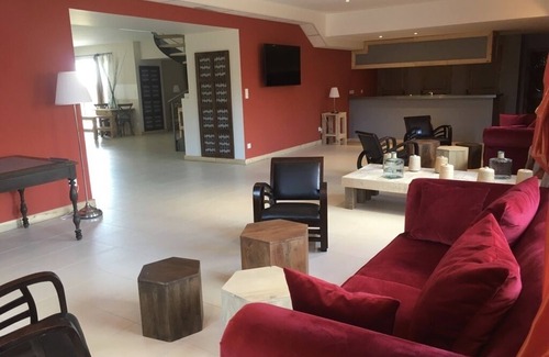 Vezenobres Otro | Sorprendente casa de campo en Cévennes con piscina privada y spa; Calma, relajación y confort.