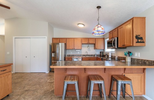 Hood River Casa | Surround Yourself With The Farm Land But Close to Town, Quiet, Peaceful, Idyllic!