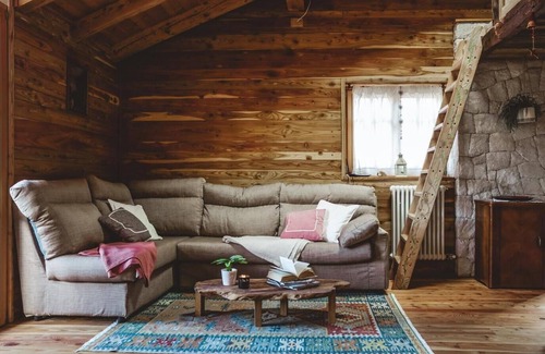 Frassilongo Cabina | Surrounded by greenery in the beautiful Enchanted Valley of the Mocheni Valley.