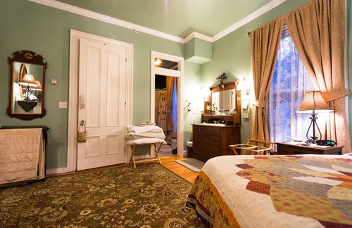 Center Harbor Cama Y Desayuno | Sutton House B & B