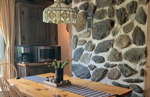 Sutton Chalet De Esquí | Sutton Ski In / Caminata a las pistas.