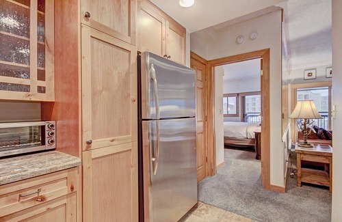 Peak 9 Condominio | Sweeping Summer Views 2br 2ba Slopeside Near Downtown 2 Bedroom Condo by RedAwning